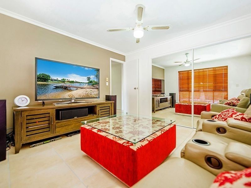 18 Coobowie Street, Broadbeach Waters QLD 4218