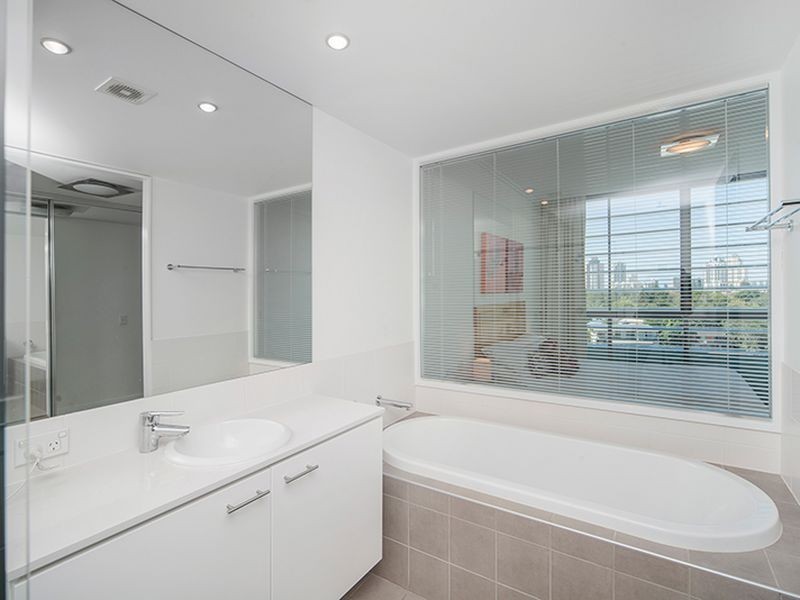 2605/33 T E Peters Drive, Broadbeach Waters QLD 4218