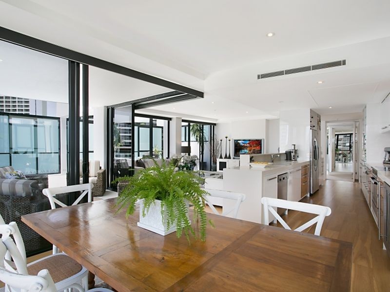 404/17 Albert Avenue, Broadbeach QLD 4218