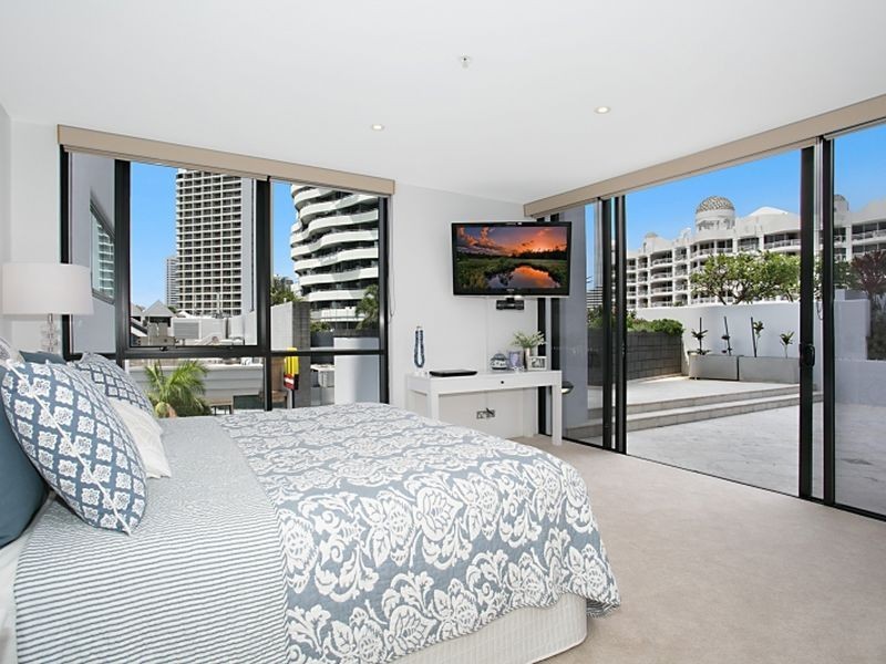 404/17 Albert Avenue, Broadbeach QLD 4218