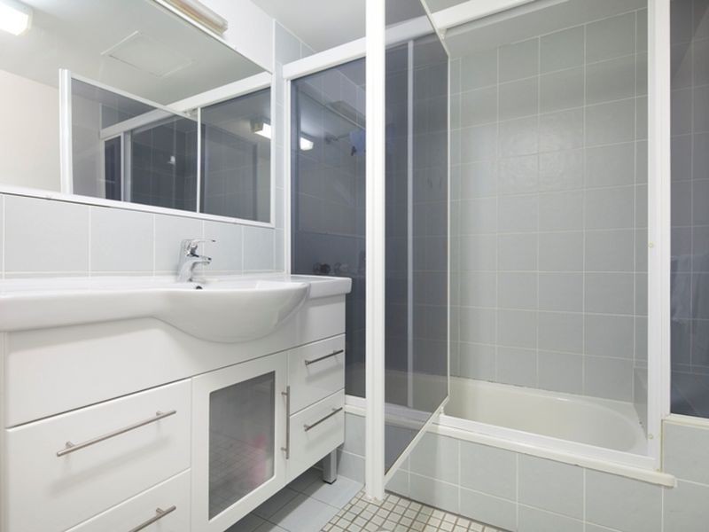 49/39 Broadbeach Blvd, Broadbeach QLD 4218