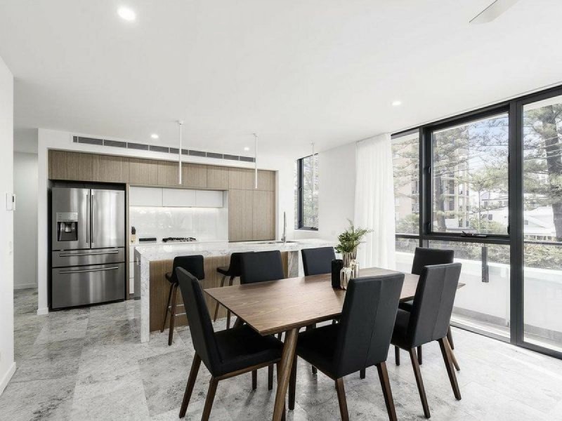 101/95 Old Burleigh Road, Broadbeach QLD 4218