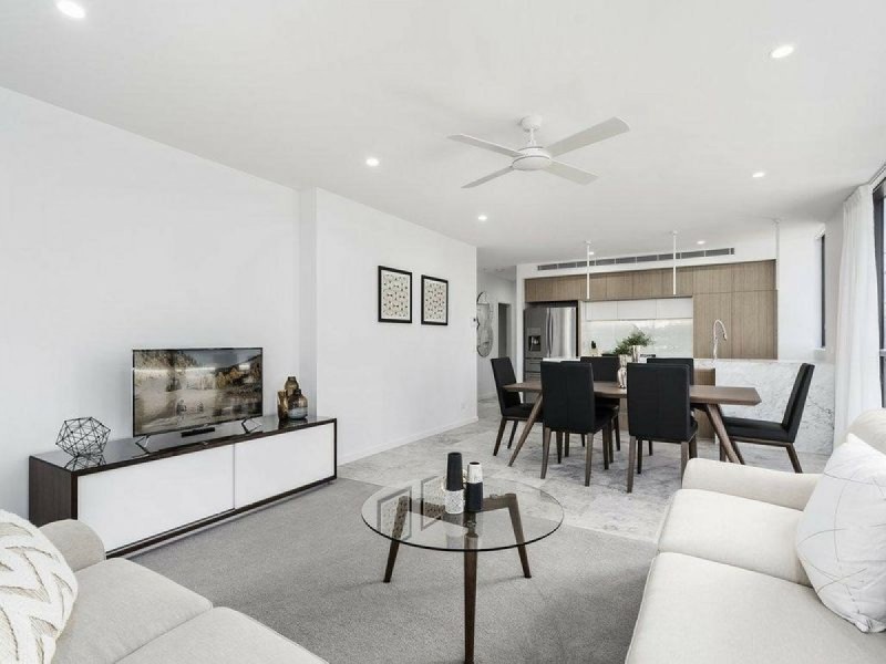 101/95 Old Burleigh Road, Broadbeach QLD 4218