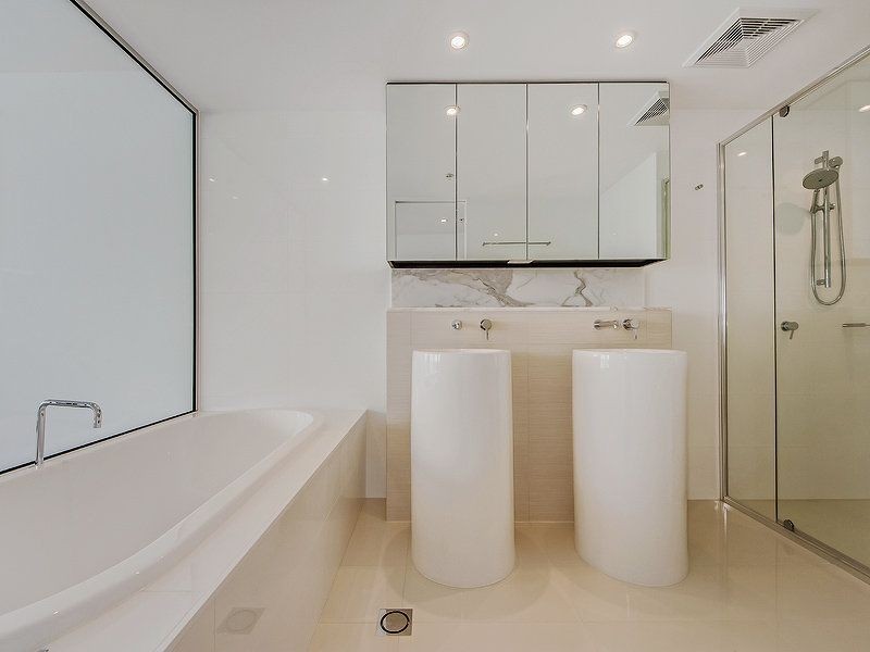 22003/4 Charles Avenue, Broadbeach QLD 4218