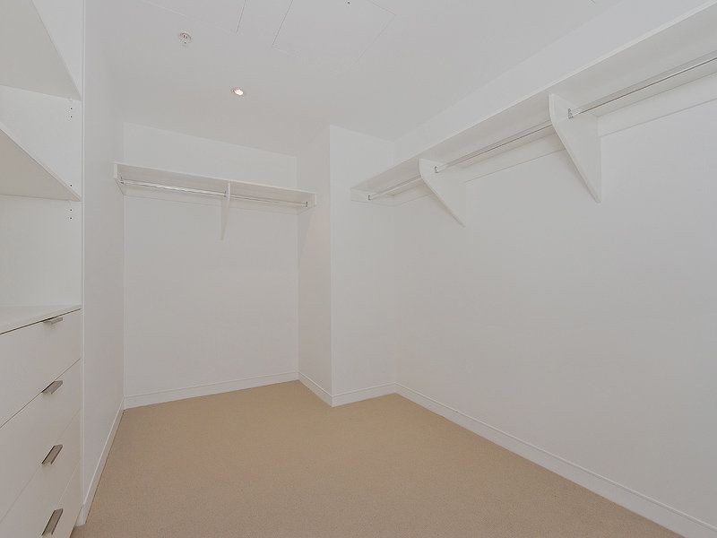 22003/4 Charles Avenue, Broadbeach QLD 4218