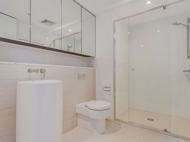 22003/4 Charles Avenue, Broadbeach QLD 4218