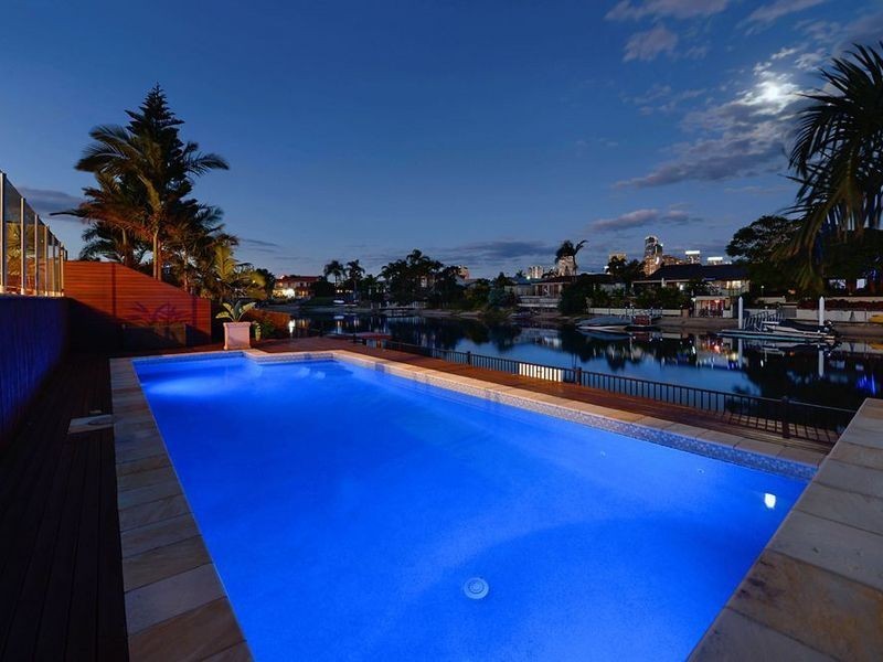 92 Clear Island Road, Broadbeach Waters QLD 4218