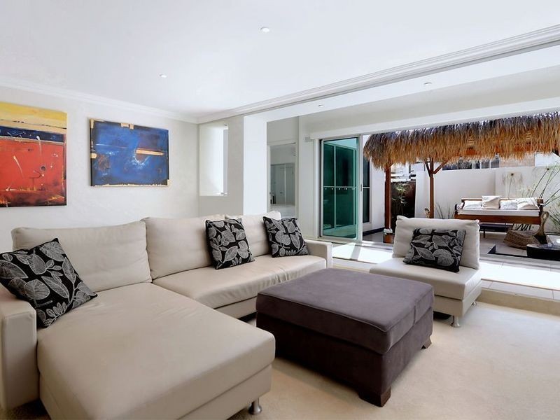 92 Clear Island Road, Broadbeach Waters QLD 4218