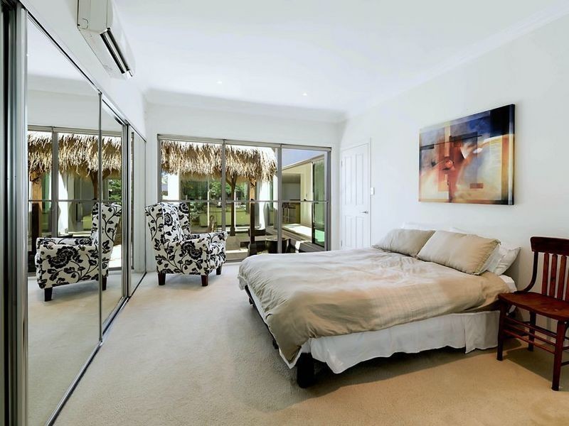 92 Clear Island Road, Broadbeach Waters QLD 4218