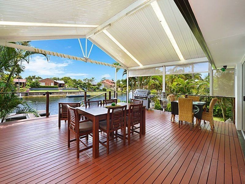 8 Wollundry Place, Mermaid Waters QLD 4218
