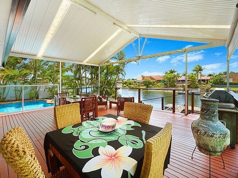 8 Wollundry Place, Mermaid Waters QLD 4218