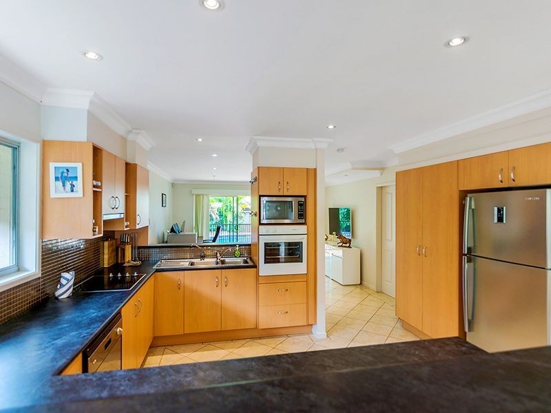 86 Gibraltar Drive, Isle Of Capri QLD 4217