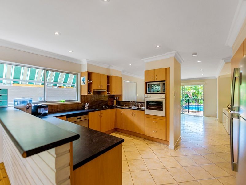 86 Gibraltar Drive, Isle Of Capri QLD 4217