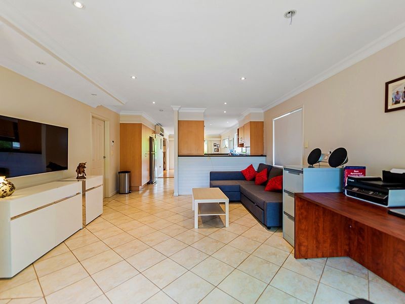86 Gibraltar Drive, Isle Of Capri QLD 4217