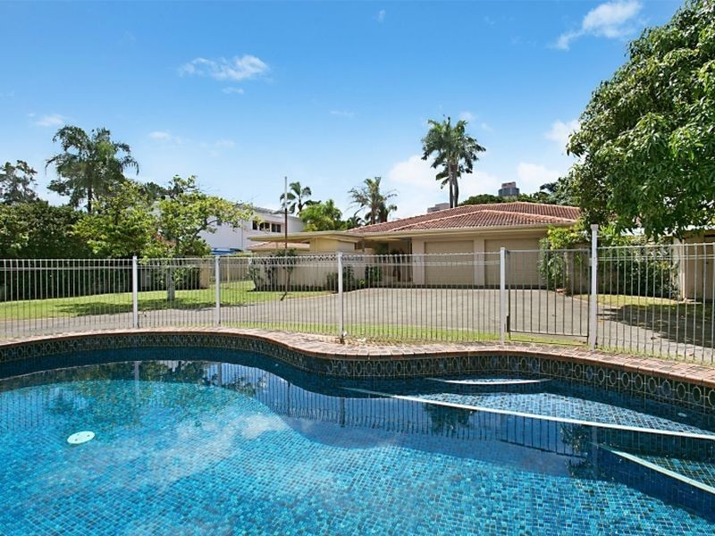 72 Savoy Drive, Broadbeach Waters QLD 4218