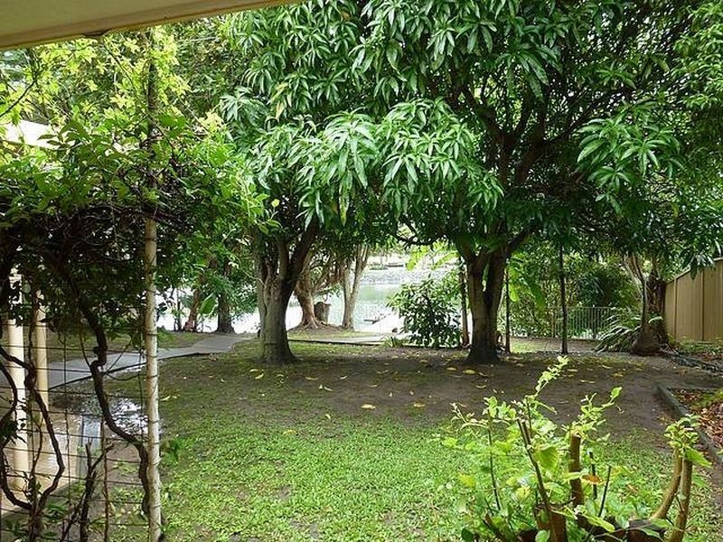 72 Savoy Drive, Broadbeach Waters QLD 4218