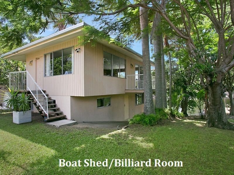 72 Savoy Drive, Broadbeach Waters QLD 4218