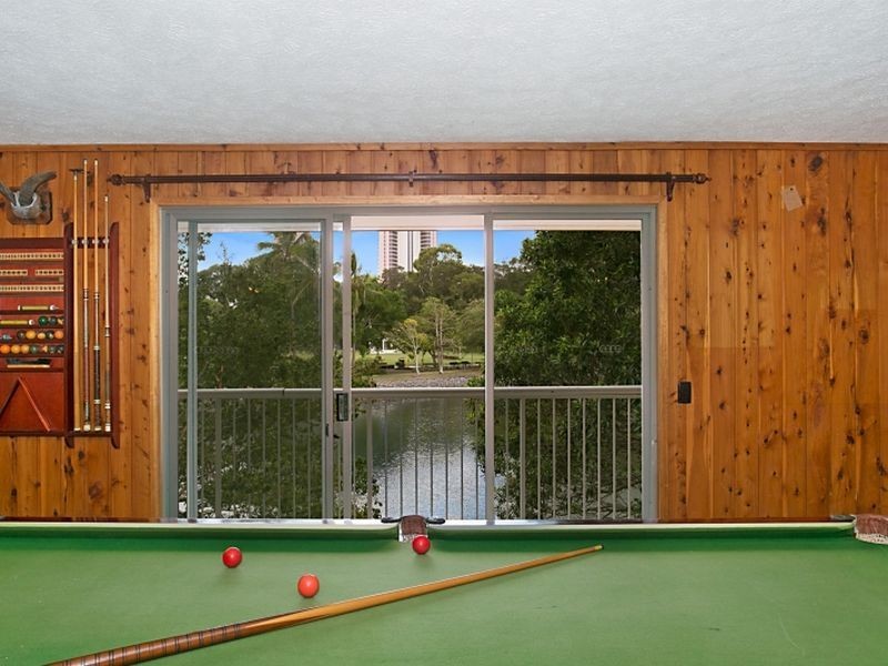 72 Savoy Drive, Broadbeach Waters QLD 4218
