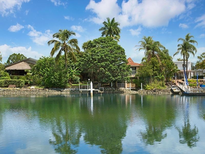 72 Savoy Drive, Broadbeach Waters QLD 4218