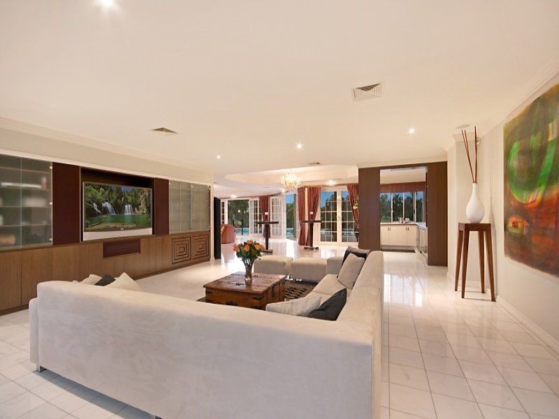 43 Meadowlake Drive, Carrara QLD 4211