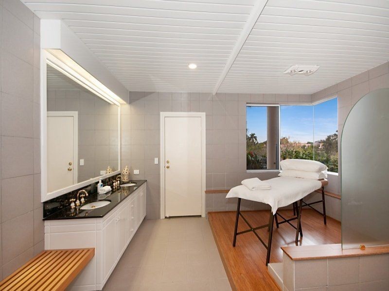 43 Meadowlake Drive, Carrara QLD 4211