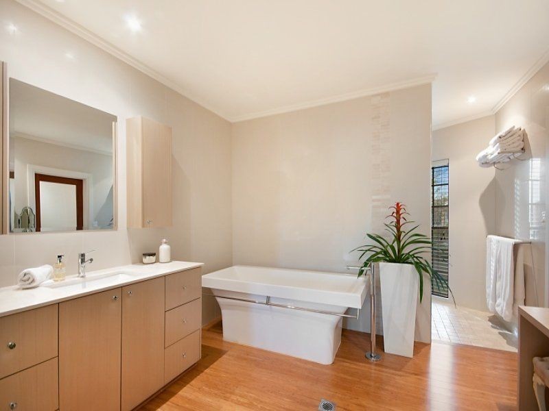 43 Meadowlake Drive, Carrara QLD 4211