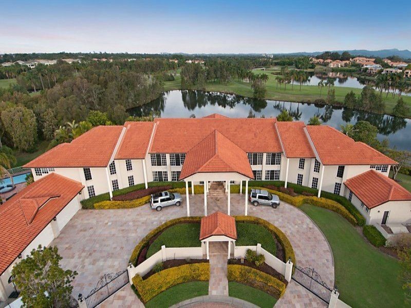 43 Meadowlake Drive, Carrara QLD 4211