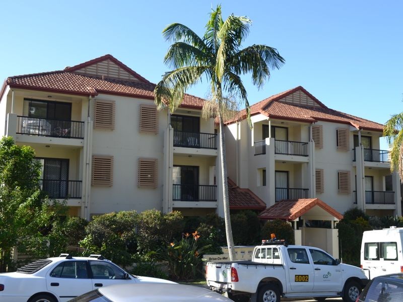 8/5 Ewart Street, Burleigh Heads QLD 4220