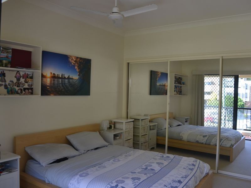 8/5 Ewart Street, Burleigh Heads QLD 4220