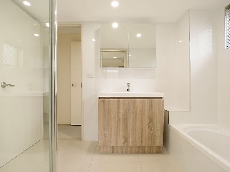 1/33 Surfers Avenue, Mermaid Waters QLD 4218