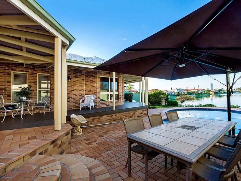 1 Lamb Street, Broadbeach Waters QLD 4218