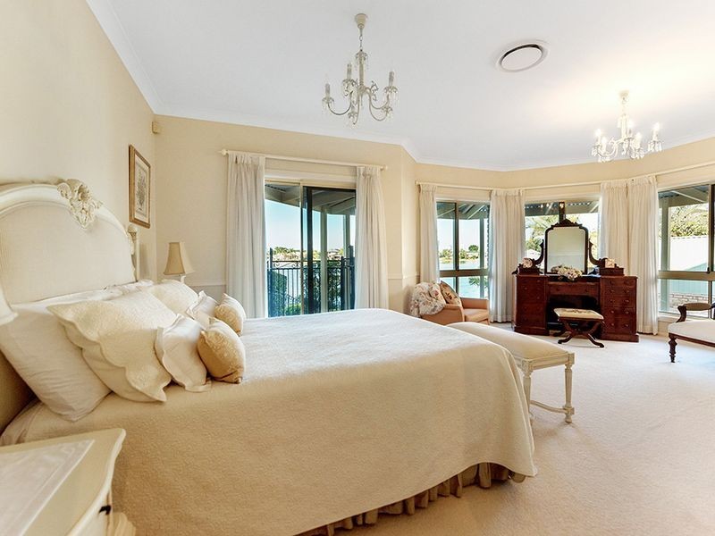 1 Lamb Street, Broadbeach Waters QLD 4218