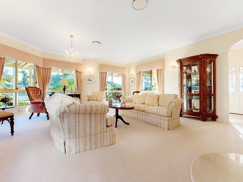 1 Lamb Street, Broadbeach Waters QLD 4218