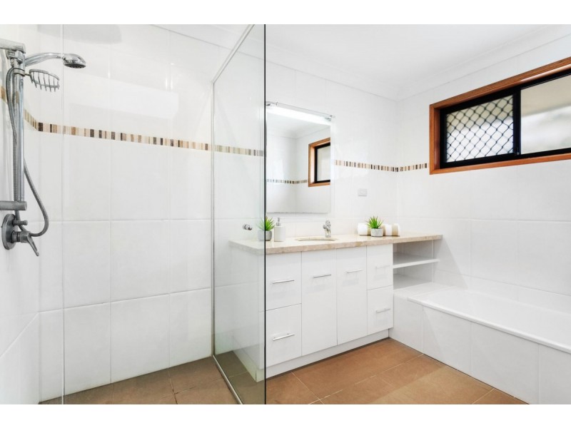 28 Daimler Drive, Bundall QLD 4217