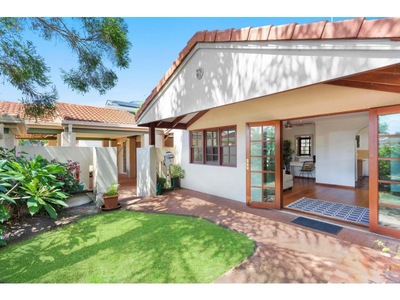 28 Daimler Drive, Bundall QLD 4217