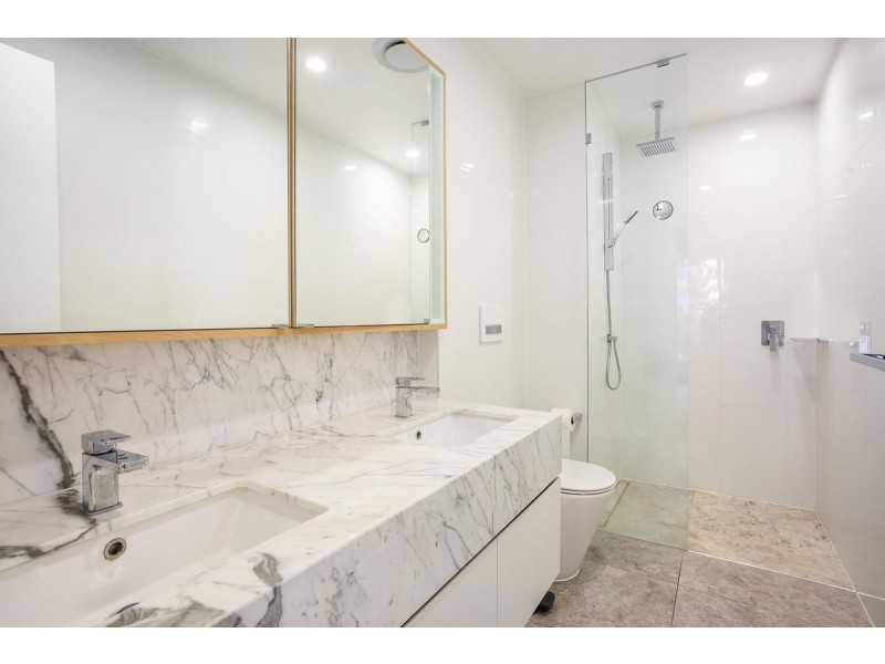 502/95 Old Burleigh Road, Broadbeach QLD 4218