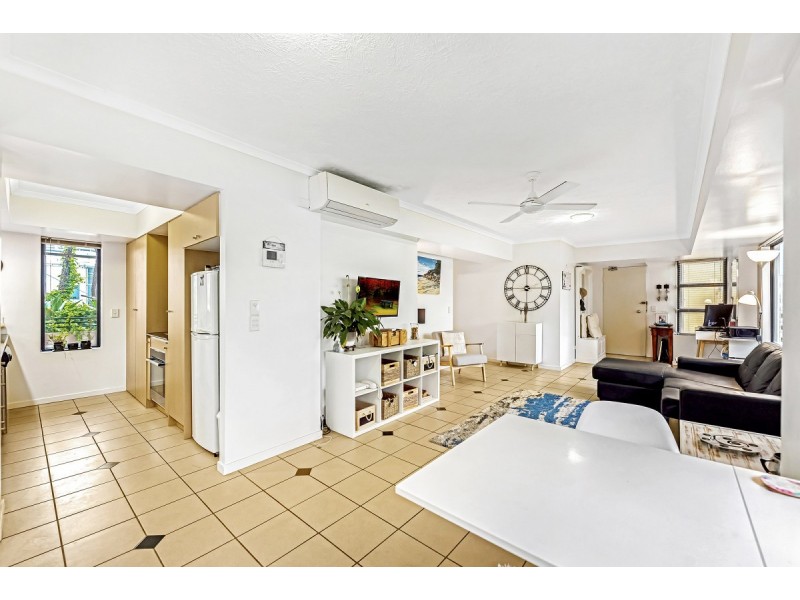 4/10 Albert Avenue, Broadbeach QLD 4218