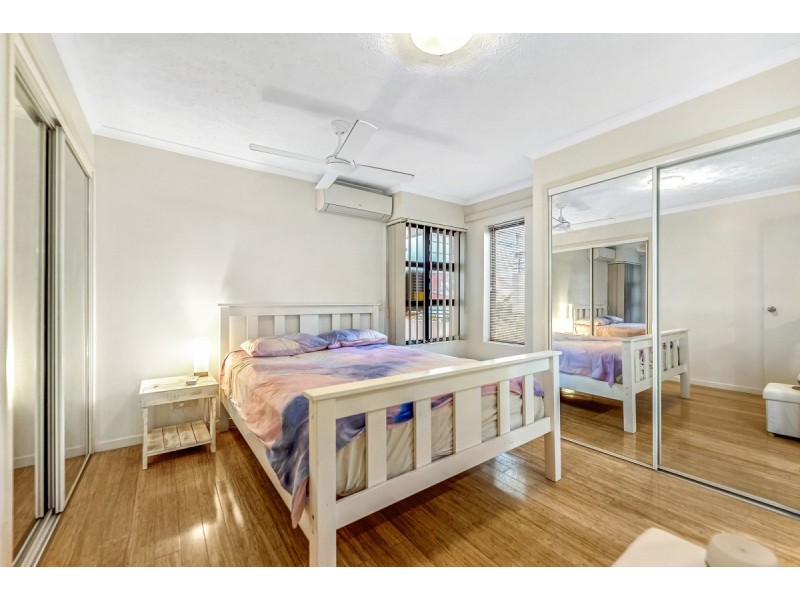 4/10 Albert Avenue, Broadbeach QLD 4218