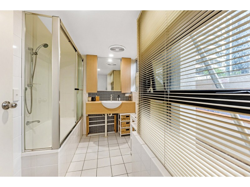 4/10 Albert Avenue, Broadbeach QLD 4218