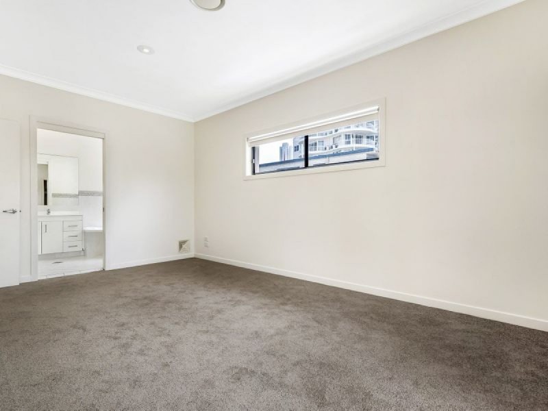 1/202 Surf Parade, Broadbeach QLD 4218