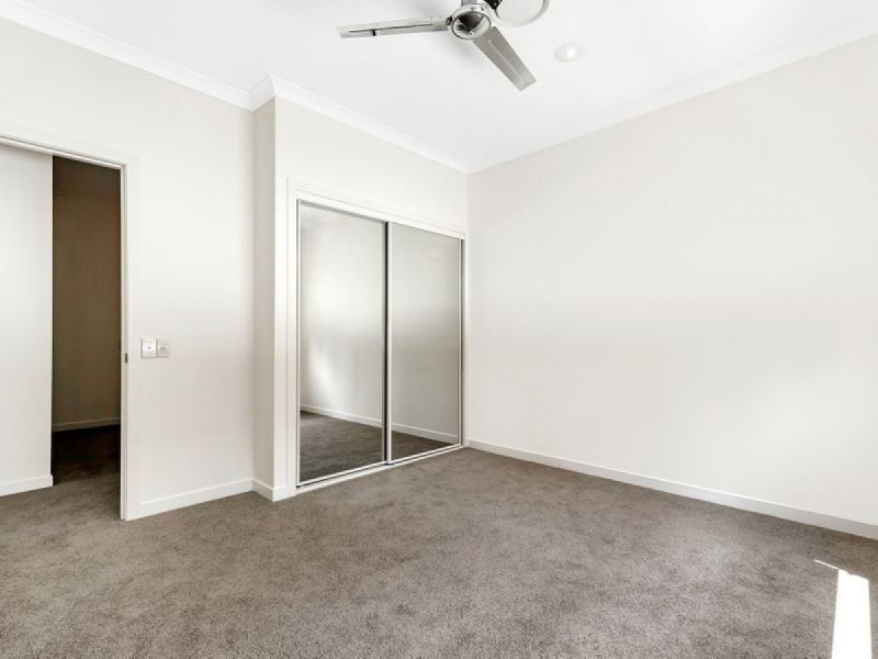 1/202 Surf Parade, Broadbeach QLD 4218