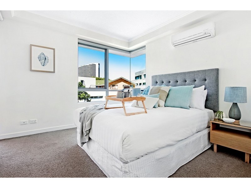 5/6 Miami Key, Broadbeach Waters QLD 4218