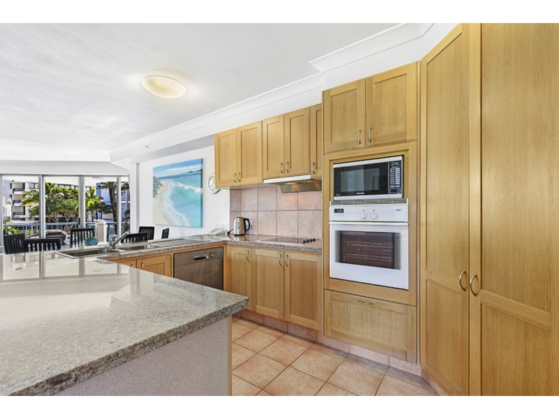 4/100 Old Burleigh Road, Broadbeach QLD 4218