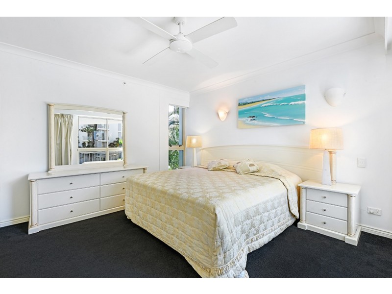 4/100 Old Burleigh Road, Broadbeach QLD 4218