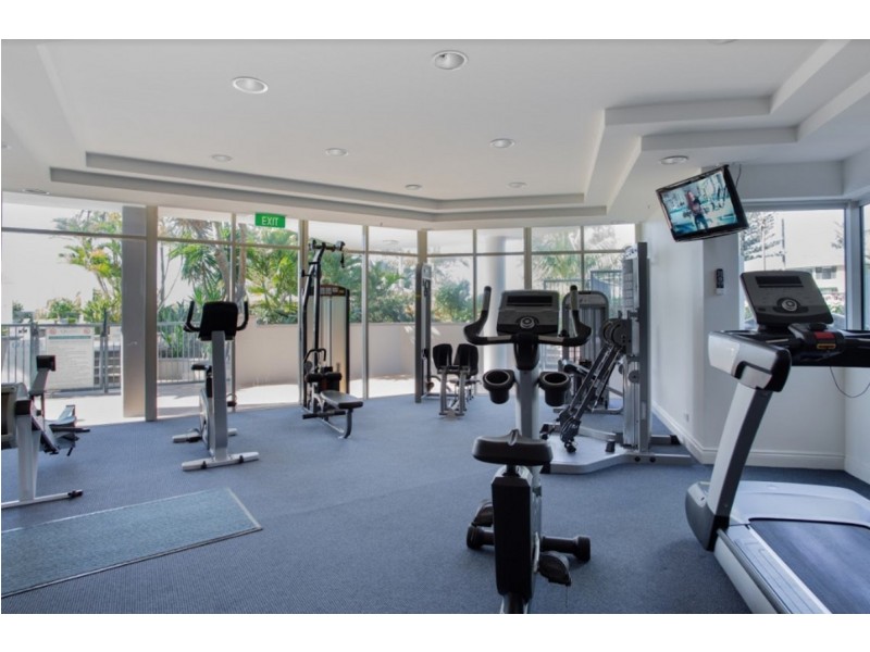 4/100 Old Burleigh Road, Broadbeach QLD 4218