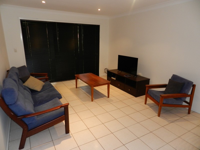 6/6 Rosewood Avenue, Broadbeach QLD 4218