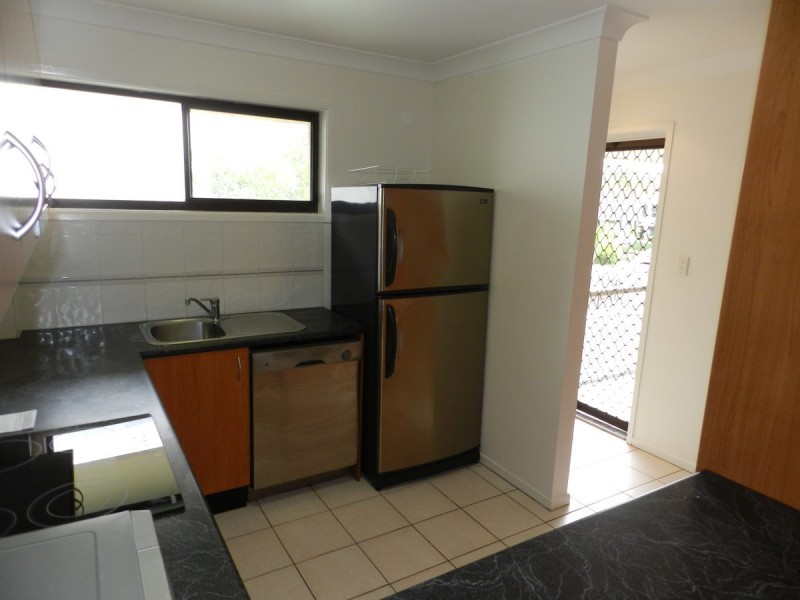 6/6 Rosewood Avenue, Broadbeach QLD 4218