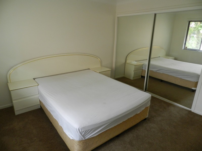 6/6 Rosewood Avenue, Broadbeach QLD 4218