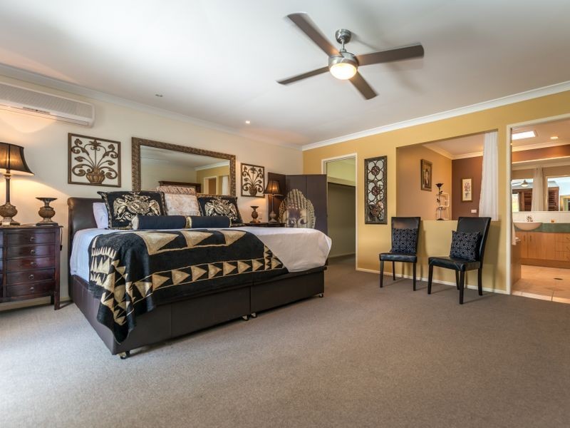 38 T E Peters Drive, Broadbeach Waters QLD 4218