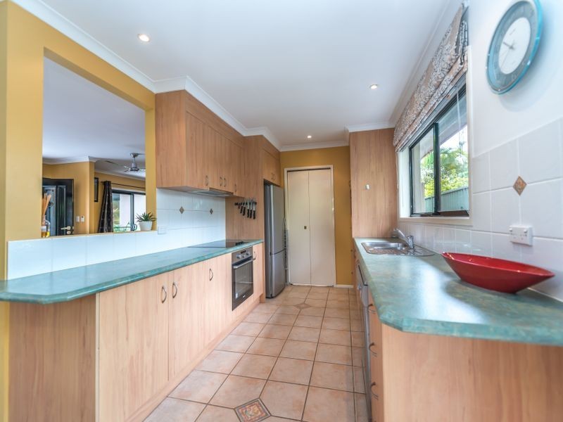 38 T E Peters Drive, Broadbeach Waters QLD 4218